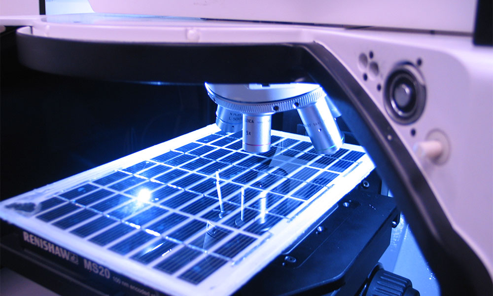 inVia Raman mikroskobu güneş paneli
